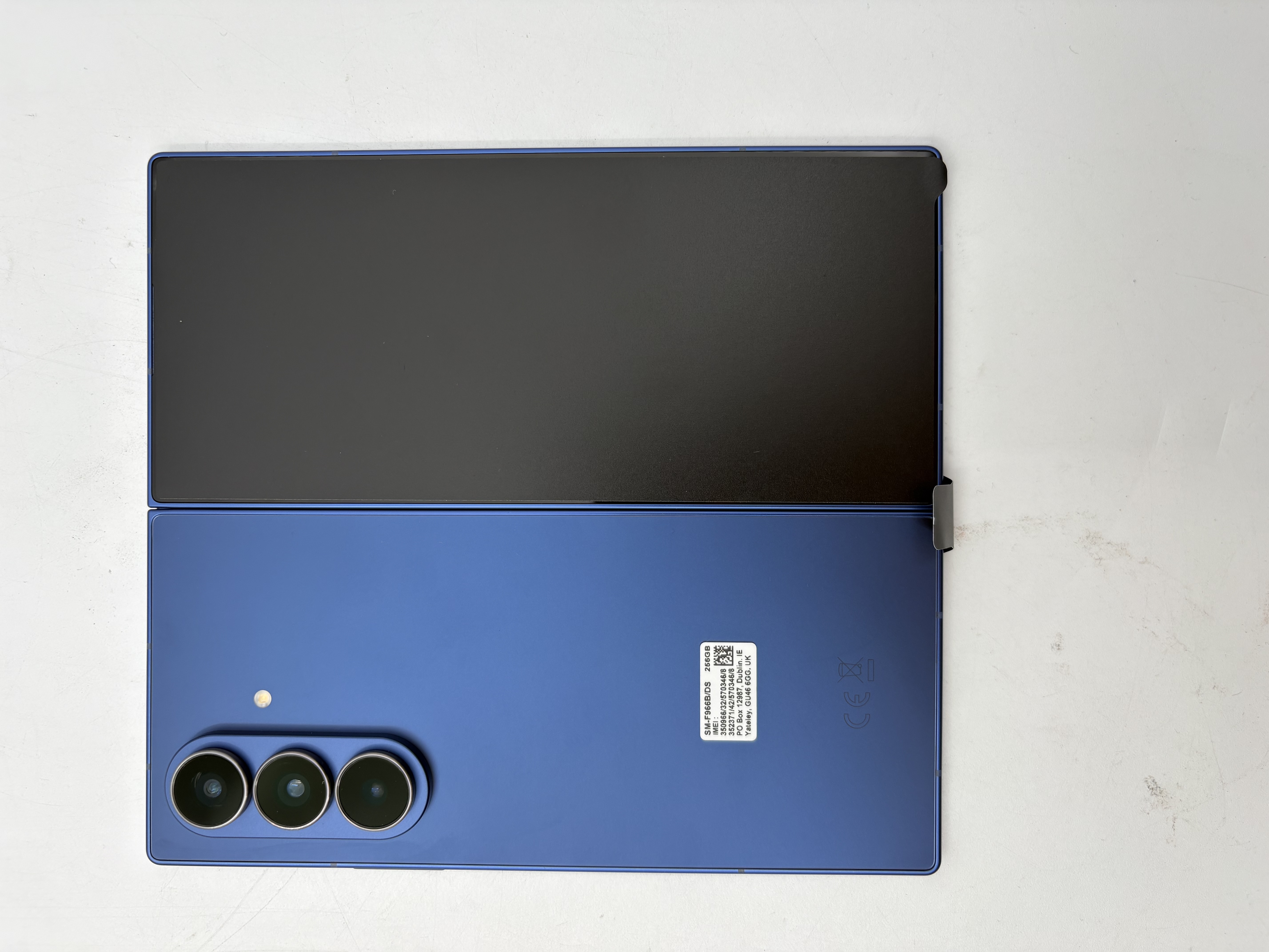 Billede fra myndighedens meddelelse af det tilbagekaldte produkt Samsung Galaxy Z Fold7. Årsag: OVERTRÆD.