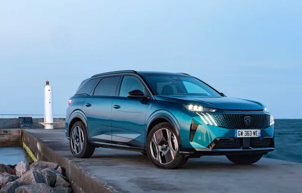 Billede fra myndighedens meddelelse af det tilbagekaldte produkt Peugeot - model: 3008 V3, 5008 V3. Årsag: OVERTRÆD.