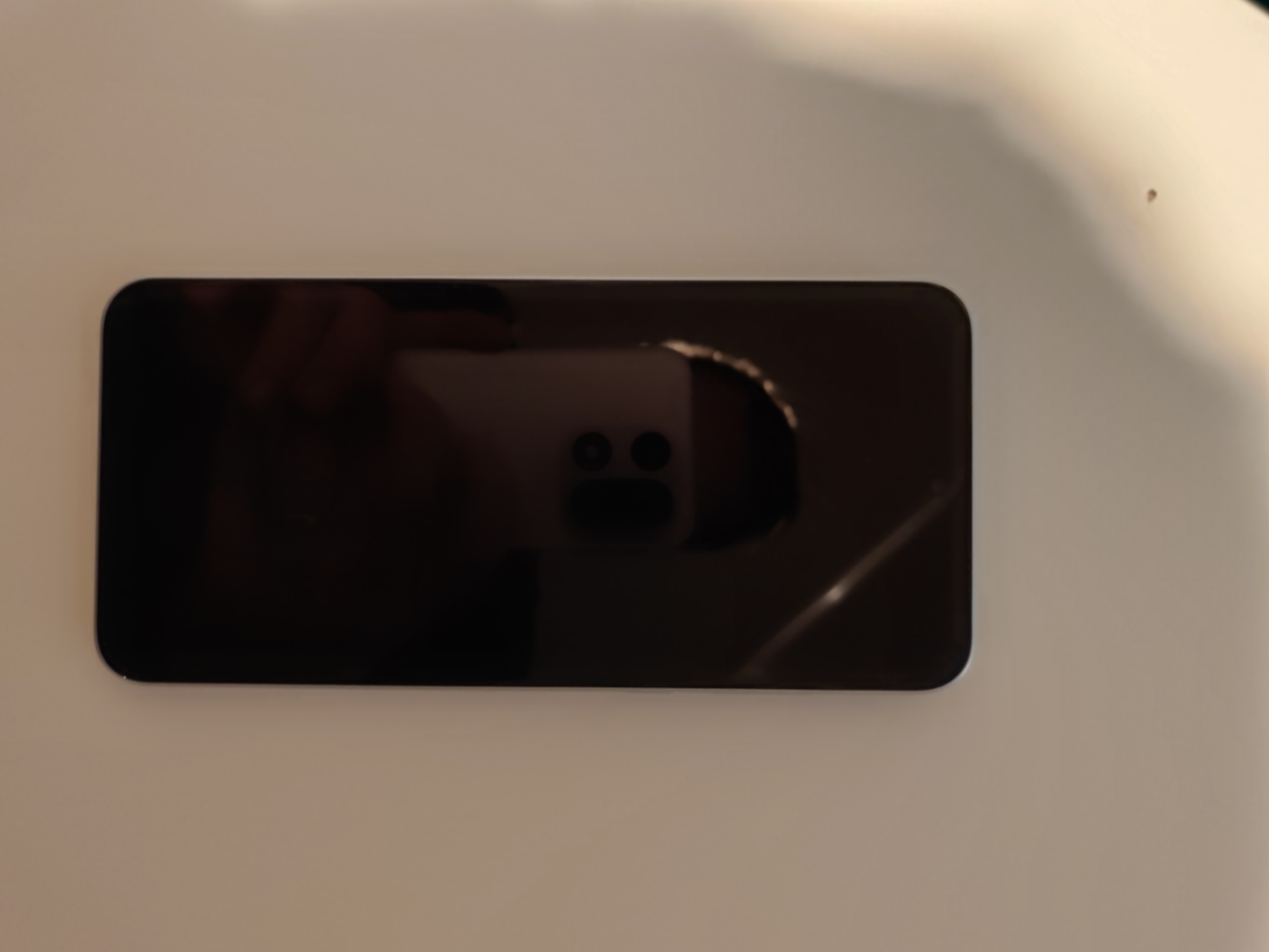 Billede fra myndighedens meddelelse af det tilbagekaldte produkt OnePlus Nord 5. Årsag: OVERTRÆD.