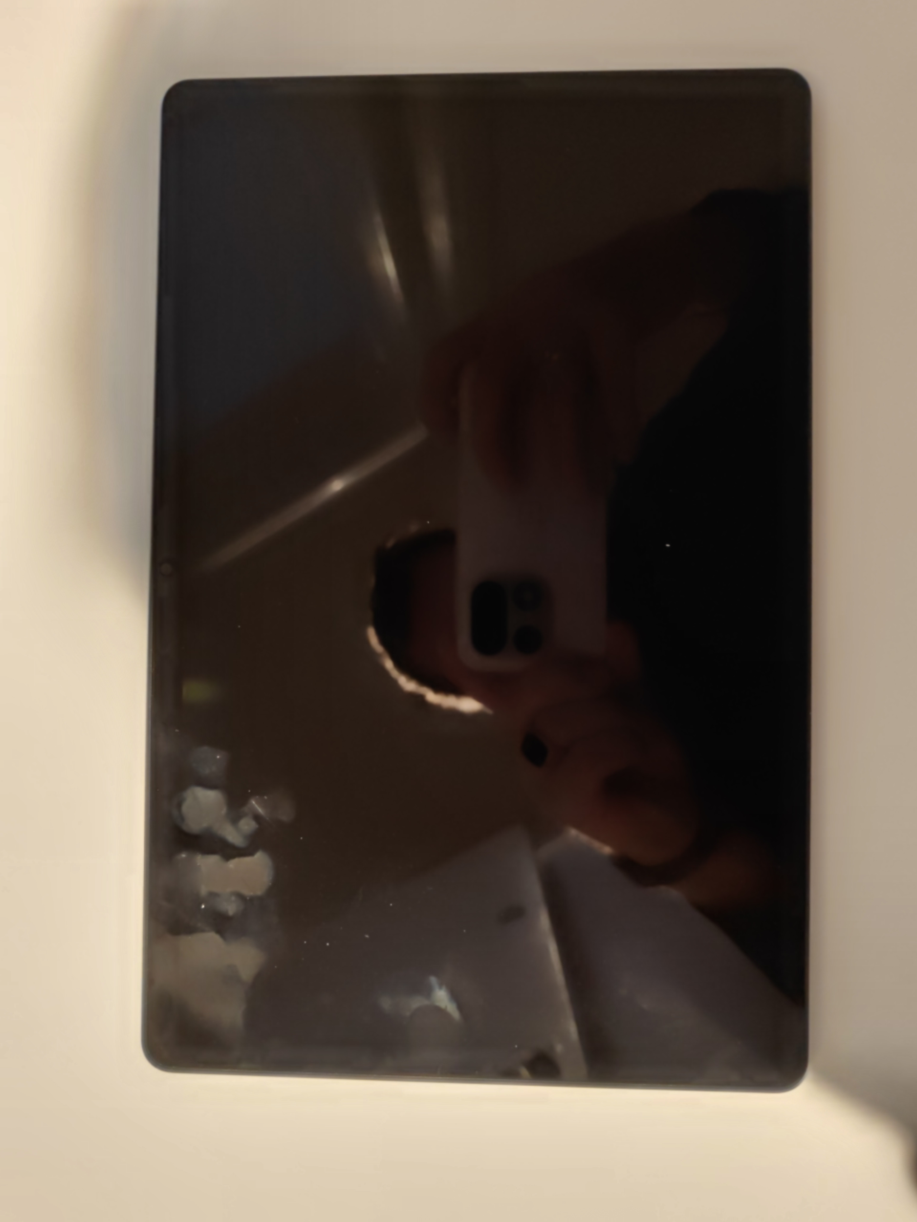 Billede fra myndighedens meddelelse af det tilbagekaldte produkt OnePlus Pad Lite. Årsag: OVERTRÆD.