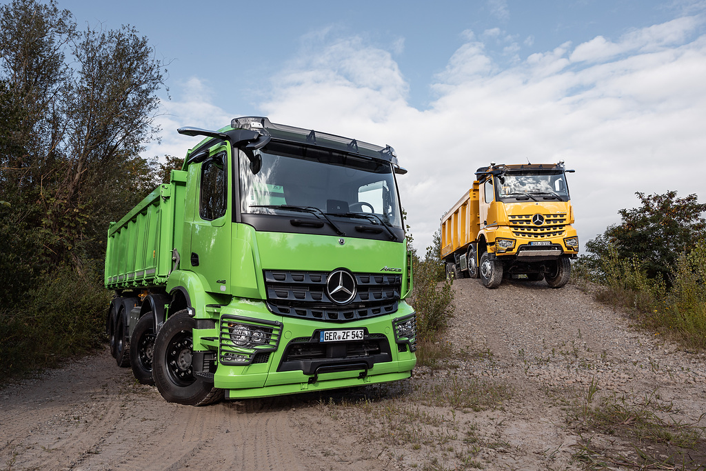 Billede fra myndighedens meddelelse af det tilbagekaldte produkt Mercedes-Benz Econic 956, Actros 963, Arocs 964, Atego 967 u. eActros 983. Årsag: OVERTRÆD.