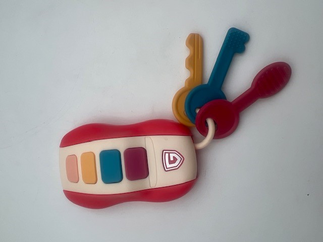 Billede fra myndighedens meddelelse af det tilbagekaldte produkt Bilnøgle Bidelegetøj. Årsag: OVERTRÆD.