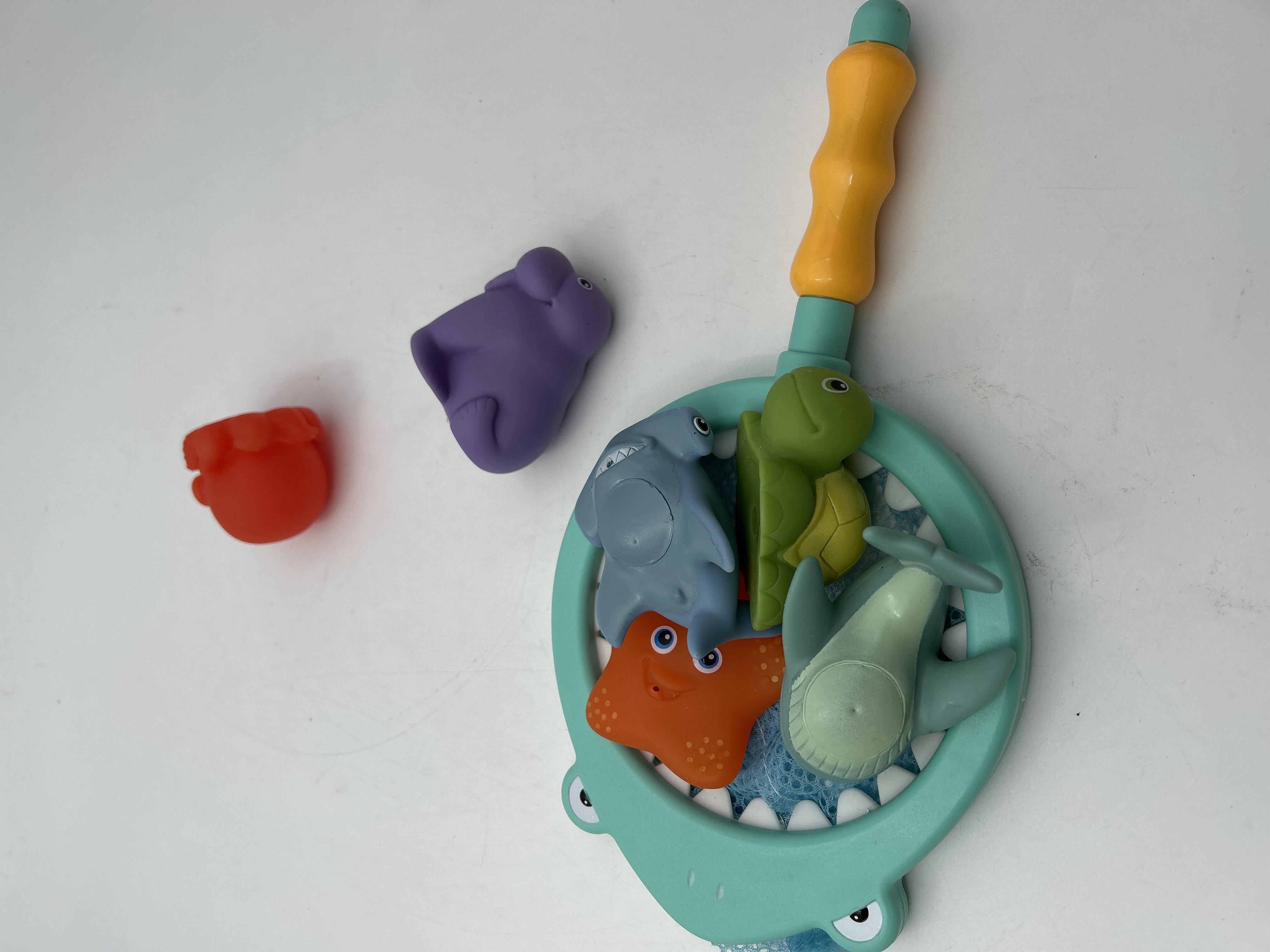 Billede fra myndighedens meddelelse af det tilbagekaldte produkt Fishing Game. Årsag: OVERTRÆD.