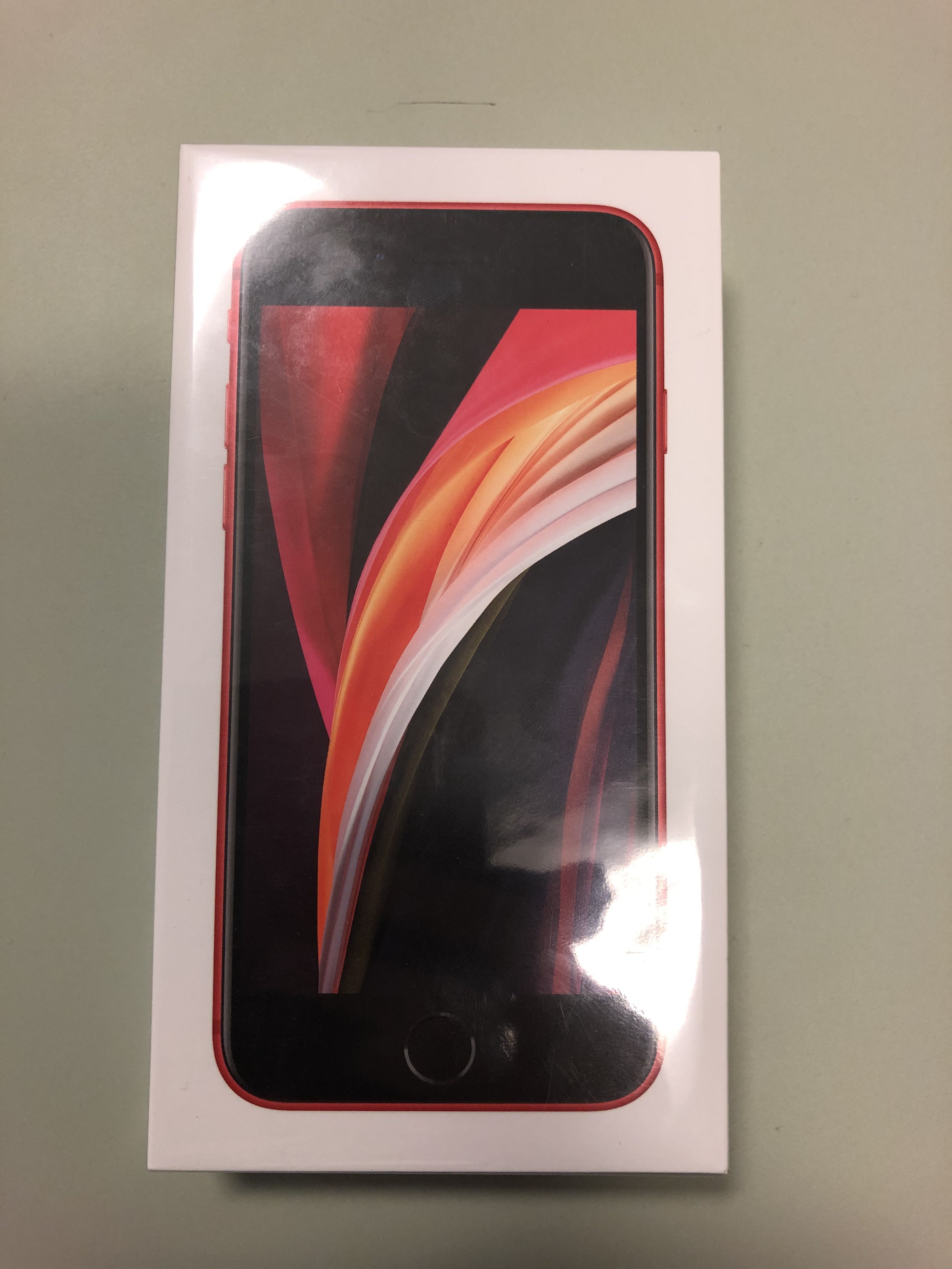 Billede fra myndighedens meddelelse af det tilbagekaldte produkt iPhone SE model A2296. Årsag: OVERTRÆD.